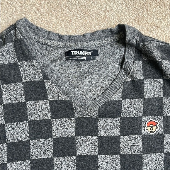 Trukfit Checkered Gray T-Shirt with Logo Patch - Picture 2 of 6